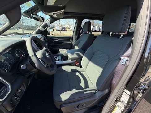 New 2026 RAM 1500 4x4 Crew Cab image 15