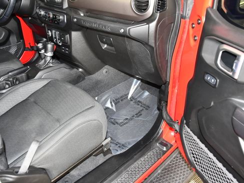Used 2020 Jeep Wrangler Sport AWD/4WD image 30