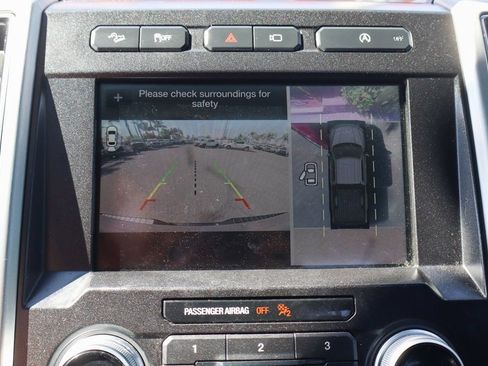 Used 2018 Ford F150 Platinum w/ Equipment Group 701A Luxury image 35