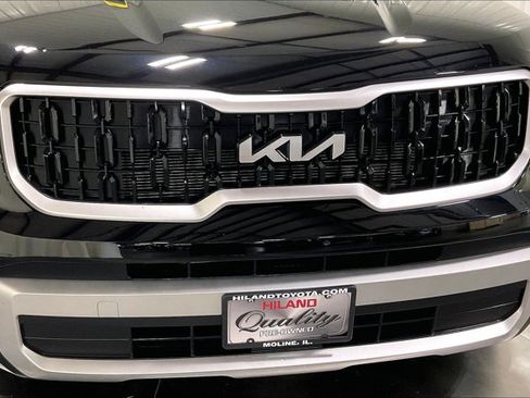 Used 2024 Kia Telluride EX w/ EX Captain's Chair Package AWD/4WD image 31