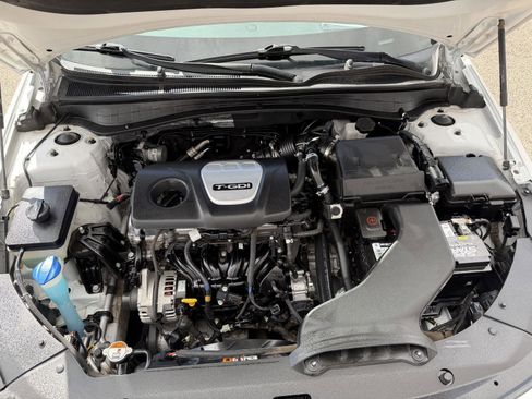 Used 2017 Kia Optima LX w/ Value Package image 37