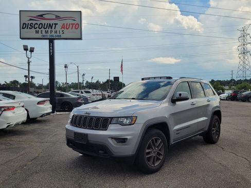Used 2016 Jeep Grand Cherokee Laredo 75th Anniversary AWD/4WD image 1