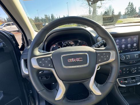 Used 2024 GMC Terrain Denali image 16