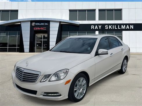 Used 2013 Mercedes-Benz E 350 4MATIC Sedan image 2