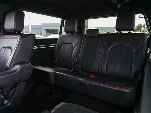 Used 2022 Ford Expedition Max Limited image 18