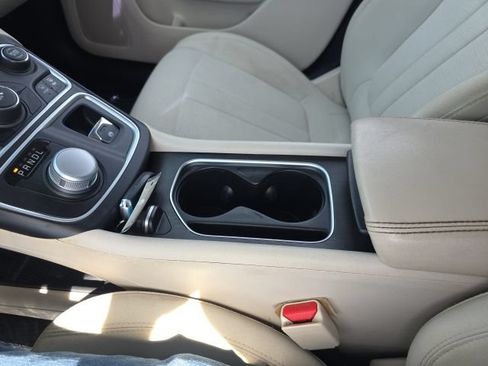 Used 2016 Chrysler 200 Limited FWD image 25