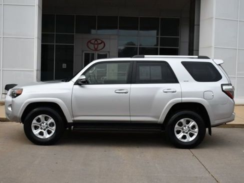 Certified 2024 Toyota 4Runner SR5 Premium image 2