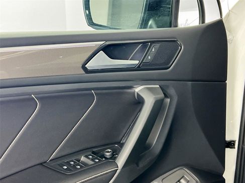 Used 2024 Volkswagen Tiguan SE R-Line image 18