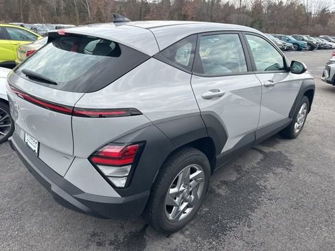Used 2024 Hyundai Kona SE image 6