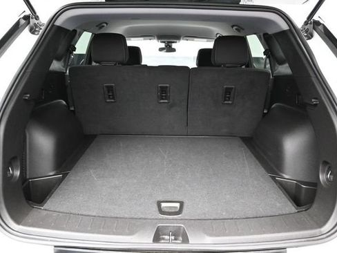 Used 2025 Chevrolet Blazer LT FWD image 22