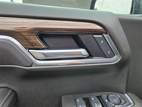 Used 2025 Chevrolet Silverado 1500 LT Trail Boss w/ Convenience Package II image 16