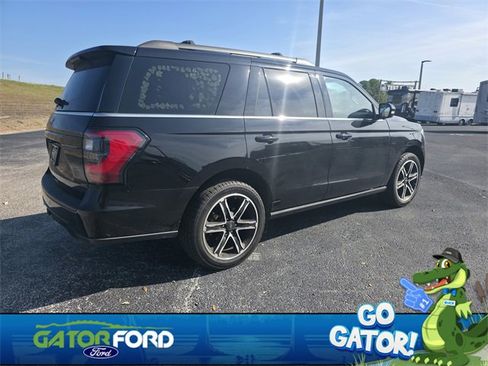 Used 2021 Ford Expedition Limited image 5