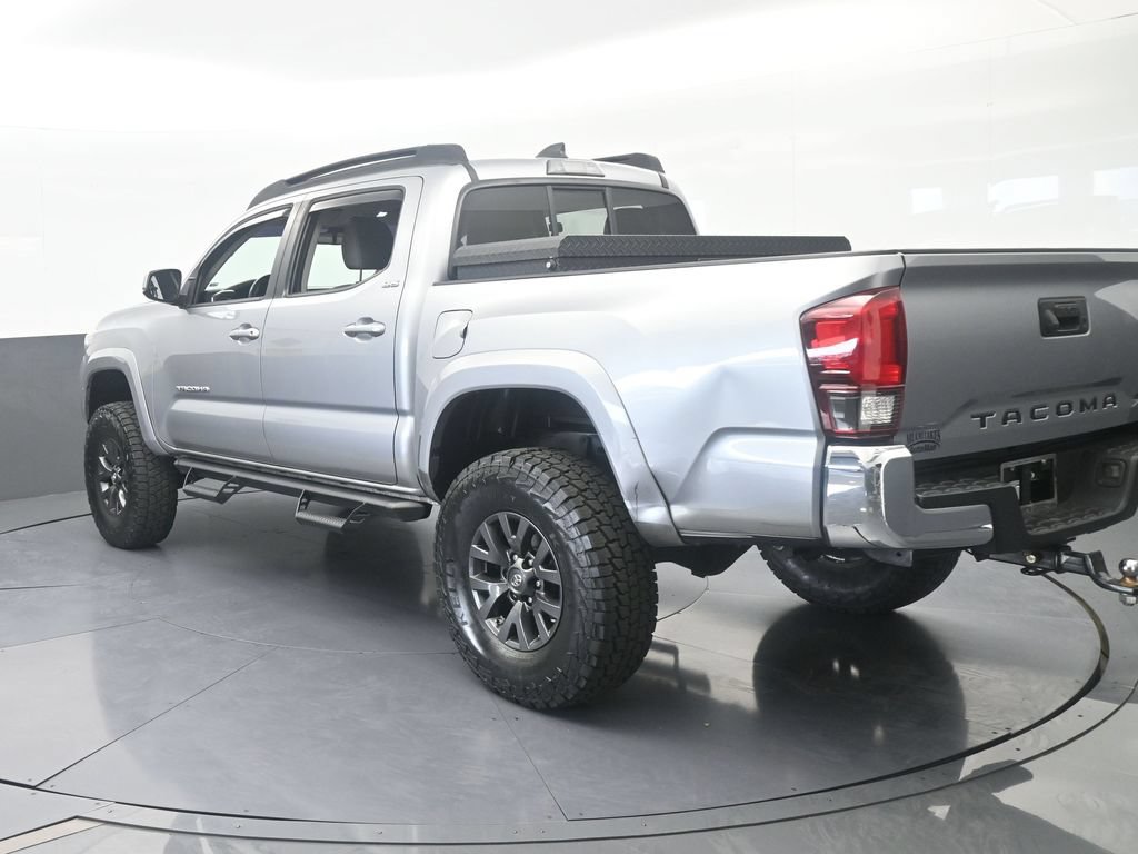 Used 2021 Toyota Tacoma SR5 w/ SR5 Appearance Package (SM) RWD image 4
