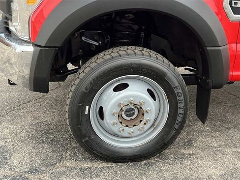 Used 2017 Ford F550 4x4 Regular Cab Super Duty image 24