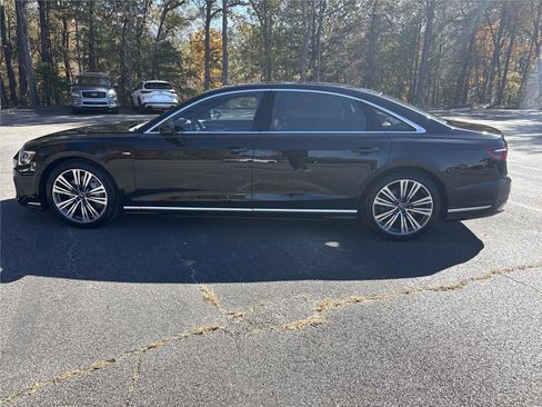 Used 2022 Audi A8 L 3.0T w/ Executive Package image 31
