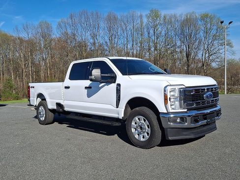Used 2024 Ford F250 XLT image 1