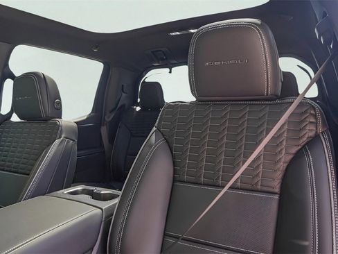 New 2025 GMC Sierra EV Denali image 10