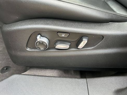 Used 2020 Cadillac XT4 Premium Luxury image 12