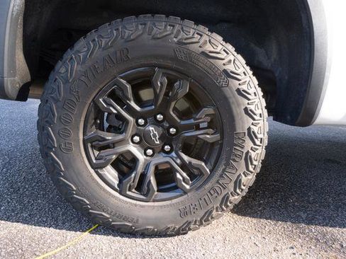 Used 2022 Chevrolet Silverado 1500 ZR2 w/ Technology Package image 43