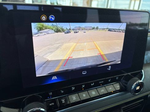 Used 2025 Chevrolet Colorado ZR2 AWD/4WD image 22