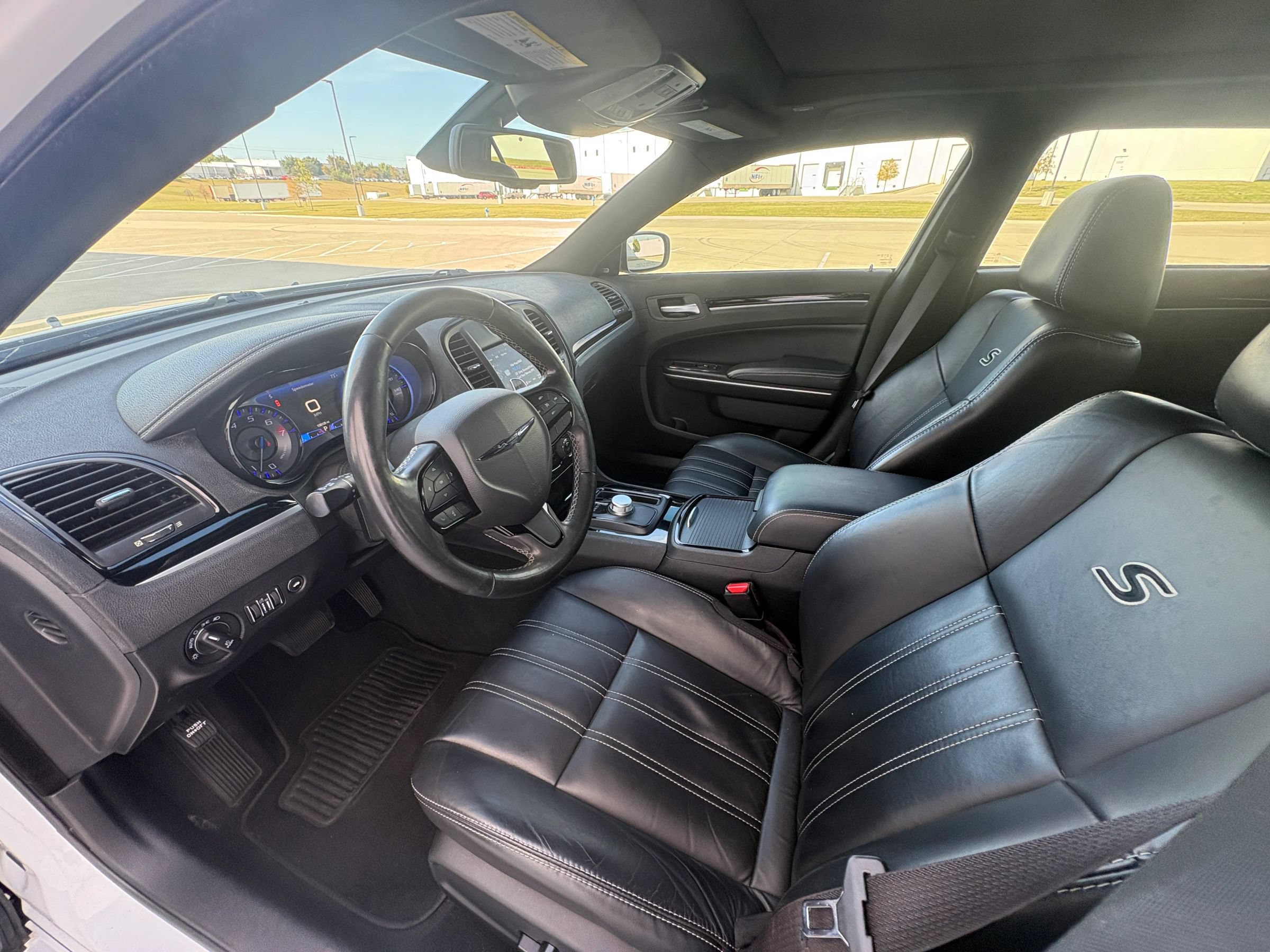 Used 2019 Chrysler 300 S RWD image 9