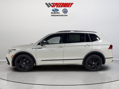 Certified 2023 Volkswagen Tiguan SE R-Line AWD/4WD image 10