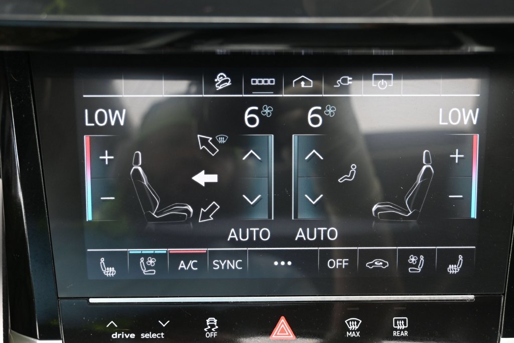 Used 2024 Audi Q8 e-tron Premium Plus w/ Premium Plus Package AWD/4WD image 27