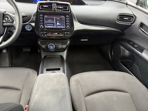 Used 2022 Toyota Prius LE image 16