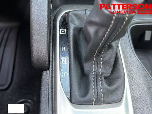 Used 2023 Nissan Frontier SV w/ SV Convenience Package RWD image 13