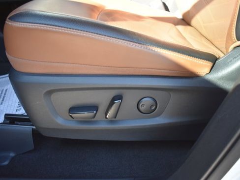 Used 2024 Nissan Pathfinder Platinum w/ Cargo Package image 13