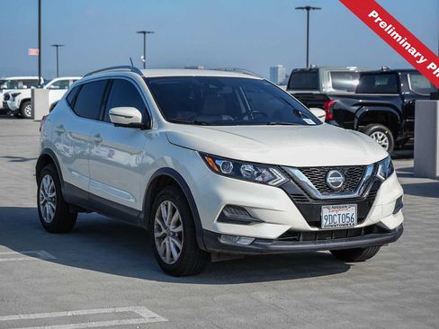 Used 2022 Nissan Rogue Sport SV w/ Technology Package FWD image 3