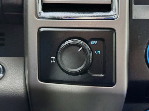 Used 2015 Ford F150 Lariat image 41