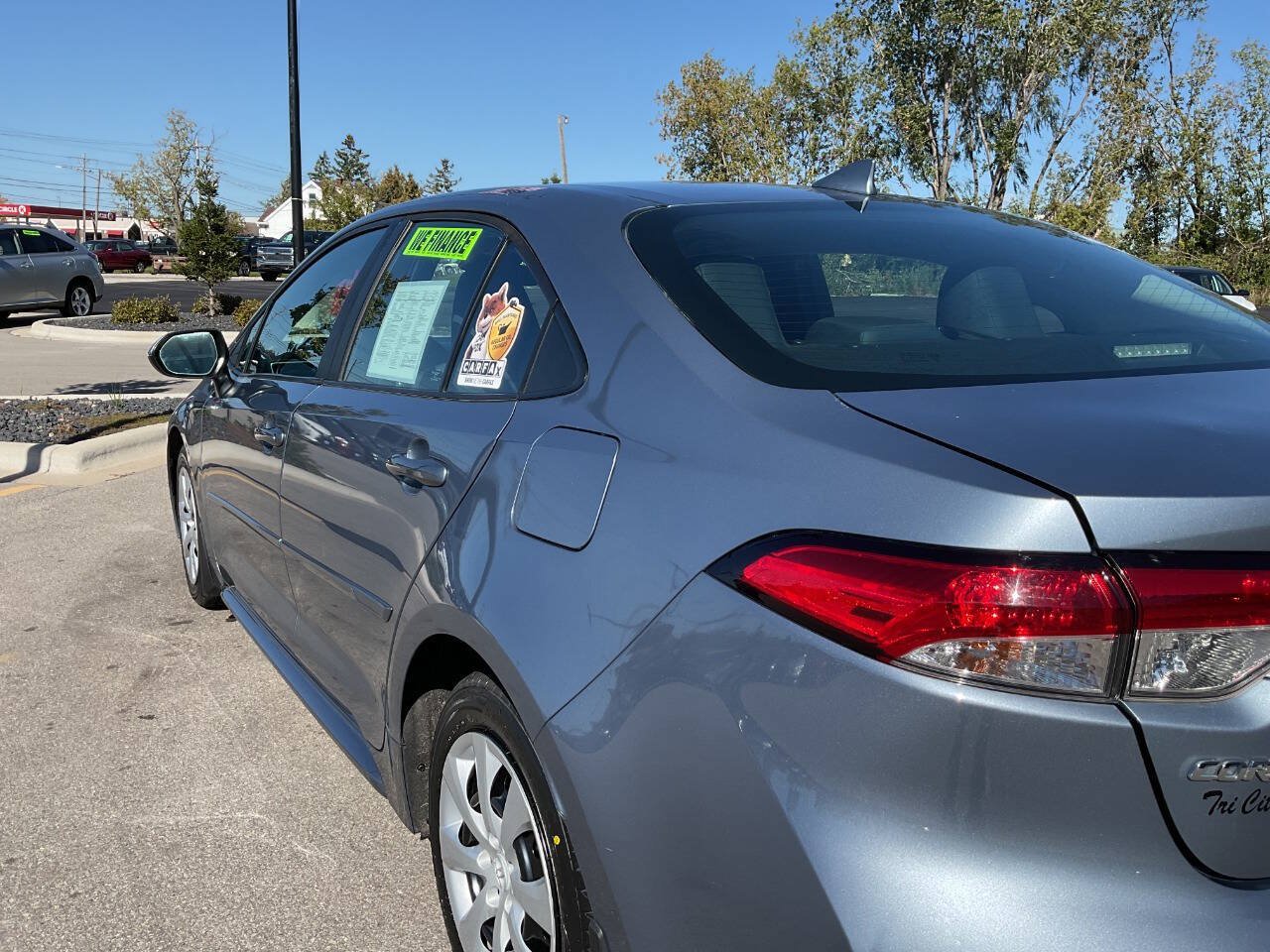 Used 2023 Toyota Corolla LE FWD image 5