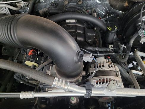Used 2020 RAM 1500 Classic SLT AWD/4WD image 30