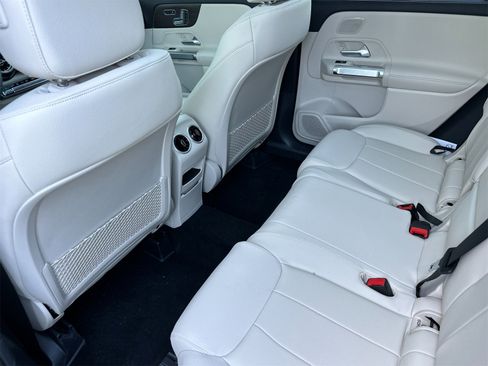 New 2026 Mercedes-Benz GLB 250 image 12