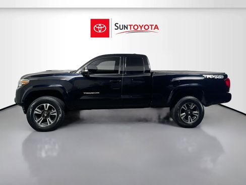 Used 2019 Toyota Tacoma TRD Sport image 7