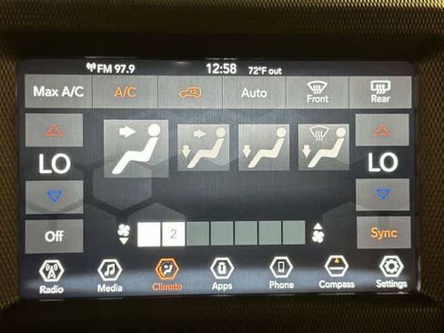 Used 2018 Jeep Wrangler Unlimited Sahara AWD/4WD image 13