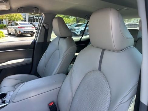 Used 2023 Toyota Camry XLE FWD image 12