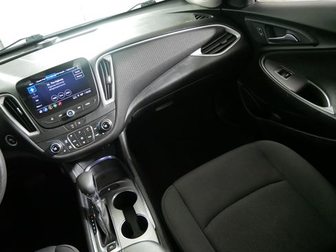 Used 2022 Chevrolet Malibu LT FWD image 11