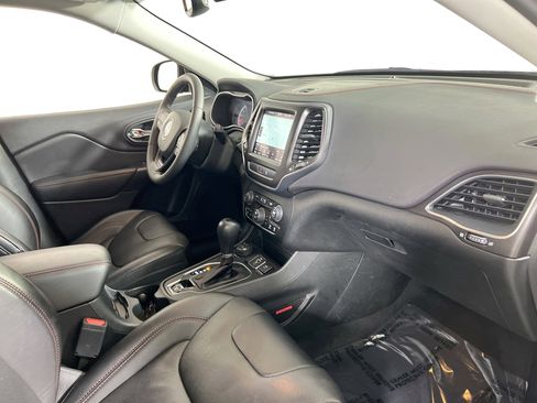 Used 2022 Jeep Cherokee Trailhawk w/ Sound & Nav Group image 28