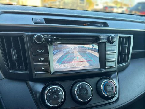 Used 2016 Toyota RAV4 LE AWD/4WD image 29