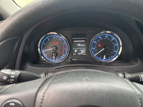 Used 2017 Toyota Corolla L image 11