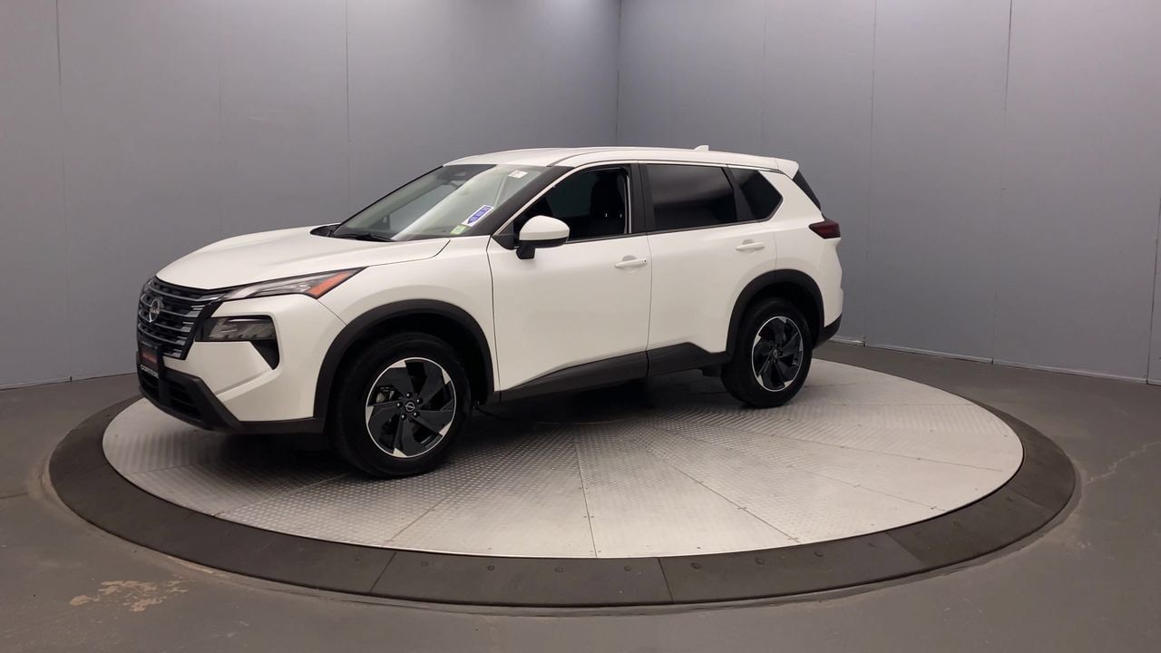 Used 2025 Nissan Rogue SV AWD/4WD image 9