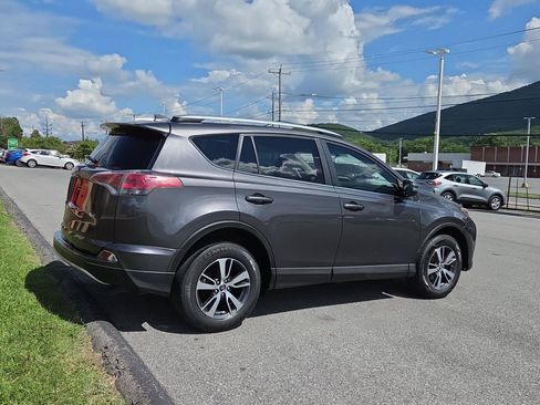 Used 2016 Toyota RAV4 XLE FWD image 3