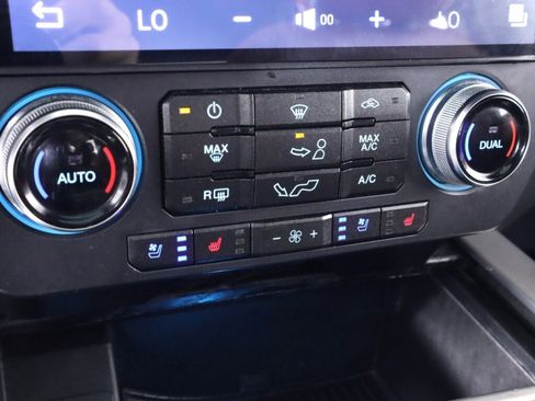 Used 2018 Ford F150 Platinum w/ Technology Package AWD/4WD image 24