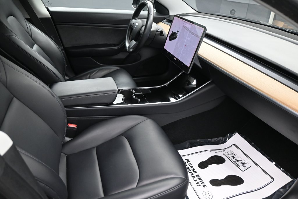 Used 2018 Tesla Model 3 Long Range RWD image 28