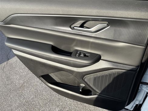 New 2025 Jeep Grand Cherokee L Laredo w/ Luxury Tech Group I image 25