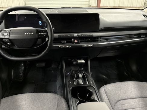 Used 2025 Kia K4 EX image 18