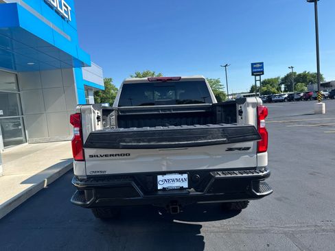 New 2026 Chevrolet Silverado 1500 ZR2 w/ LPO, Dark Essentials Package AWD/4WD image 10