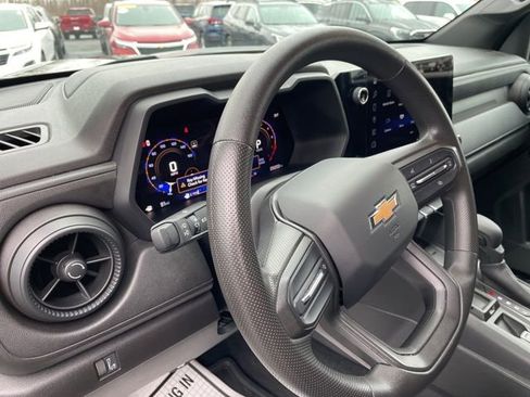 Used 2024 Chevrolet Colorado W/T image 9